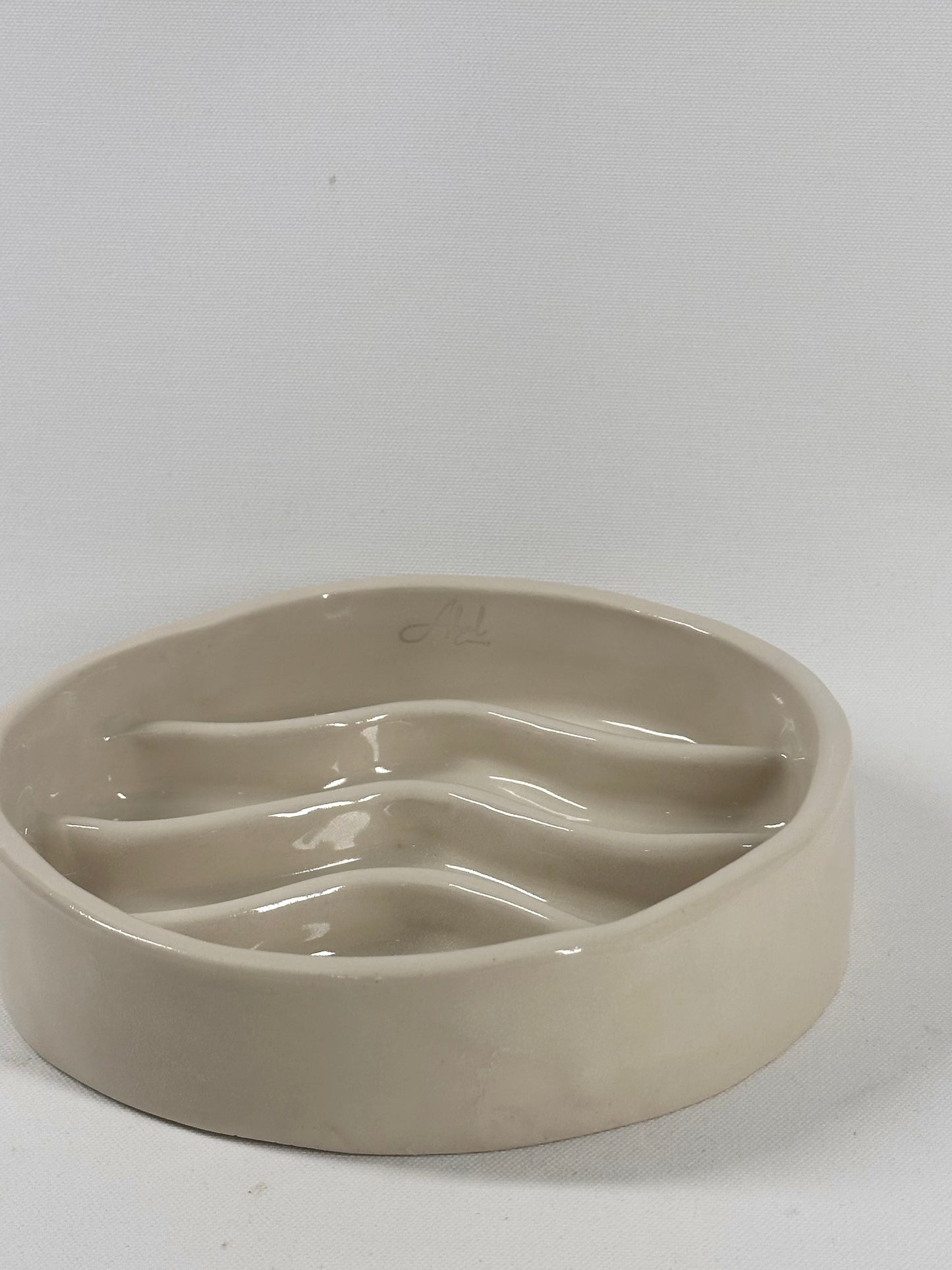 Midi Wave Slow Feeder